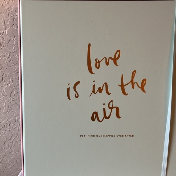 Kate Spade:Bridal Planner-Gold Tone 3 Ring Binder-zipper pouch-48 planning pages - Picture 5 of 16